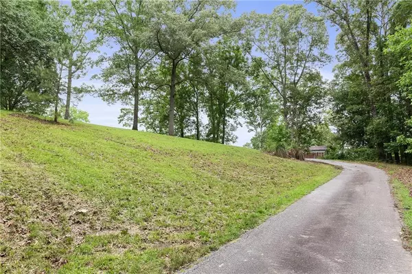 Newnan, GA 30263,2265 Mount Carmel RD