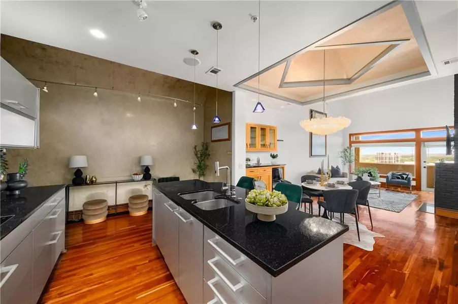 3334 Peachtree RD NE #1707, Atlanta, GA 30326