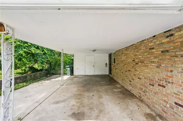 Chamblee, GA 30341,2880 Shallowford RD