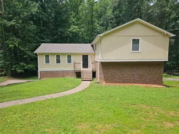 636 Raven Springs TRL, Stone Mountain, GA 30087