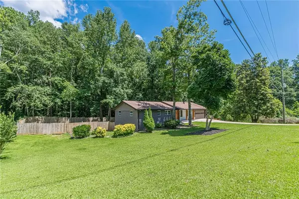 4325 Dawning LN, Douglasville, GA 30135