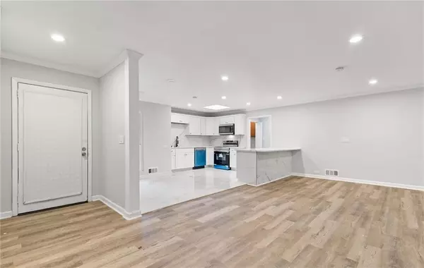 Atlanta, GA 30344,2544 Overlook DR