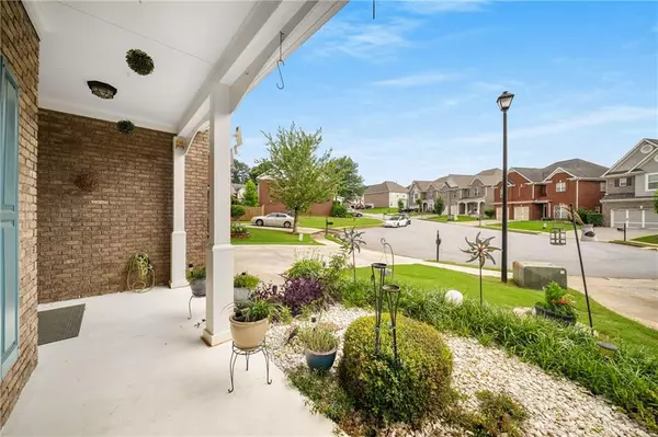 Lilburn, GA 30047,872 Misty View CT