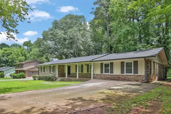 1724 Rhonda LN, Stone Mountain, GA 30087