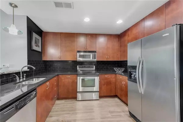 Atlanta, GA 30308,860 Peachtree ST NE #1806