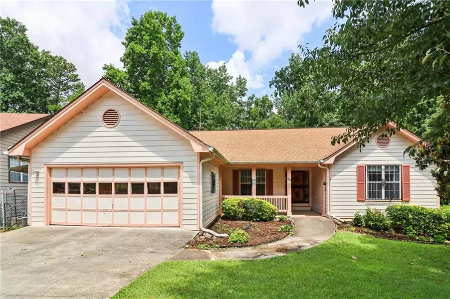 885 Falling Water LN, Norcross, GA 30093