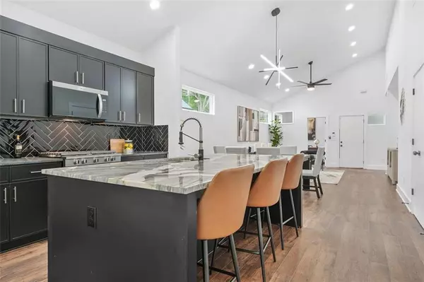 Atlanta, GA 30318,587 Woods DR NW