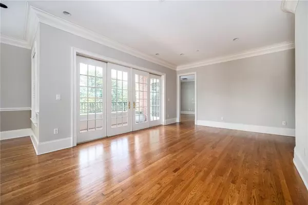 Atlanta, GA 30319,3657 Peachtree RD NE #4A