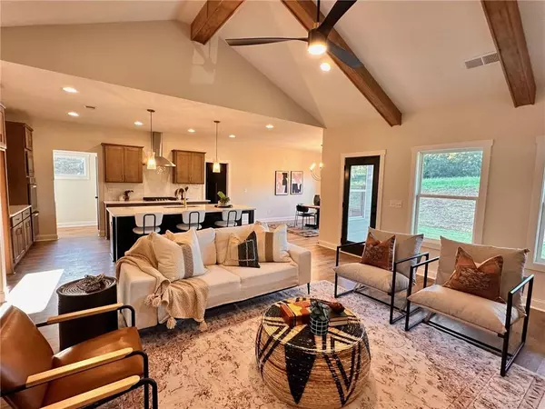 Carrollton, GA 30116,102 Red Oak LN