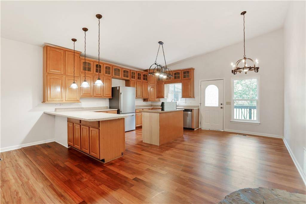 Marietta, GA 30066,696 Elberta DR