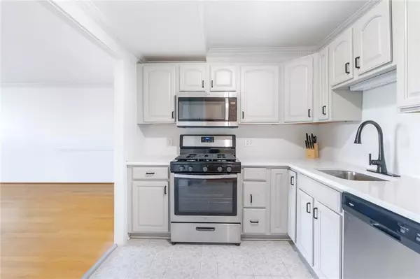 Atlanta, GA 30305,2965 Pharr Court South NW #817