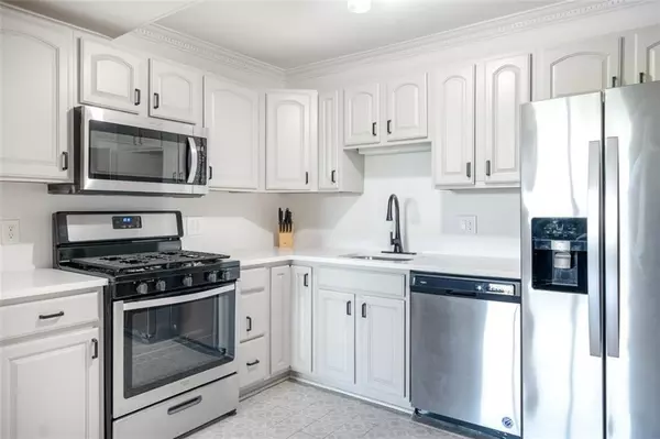 Atlanta, GA 30305,2965 Pharr Court South NW #817