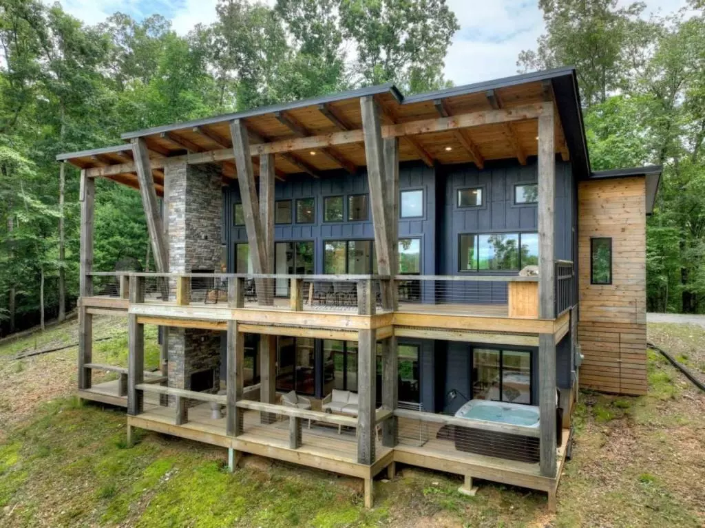 Ellijay, GA 30540,897 Faraday DR