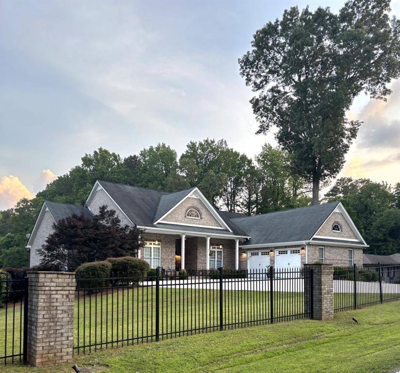 4829 Moon RD, Powder Springs, GA 30127