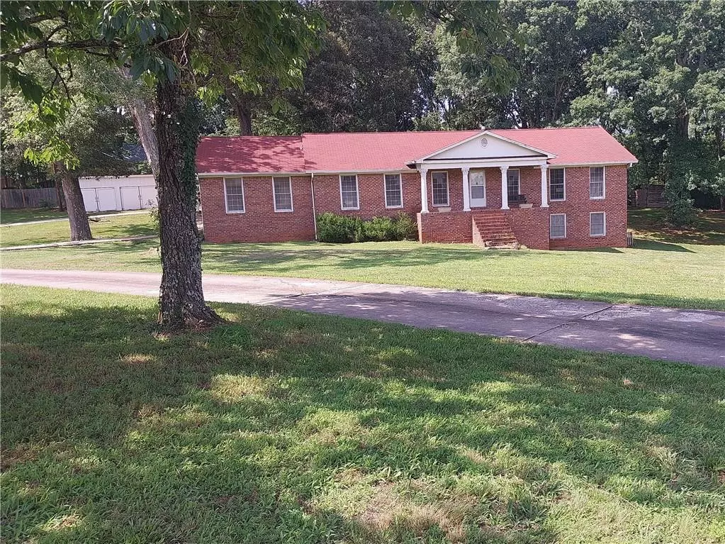 Cumming, GA 30040,6005 Hendrix RD