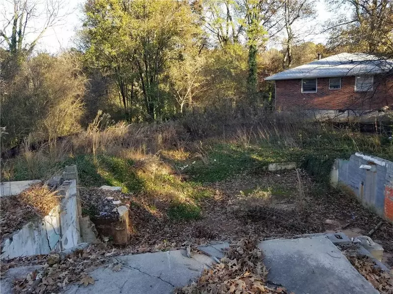 2424 Flat Shoals RD, Decatur, GA 30032