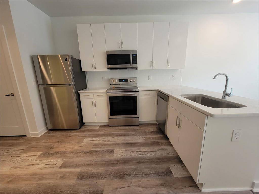Atlanta, GA 30308,525 PARKWAY DR NE #306
