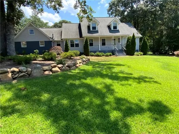 1060 OAK RIDGE DR, Fayetteville, GA 30214