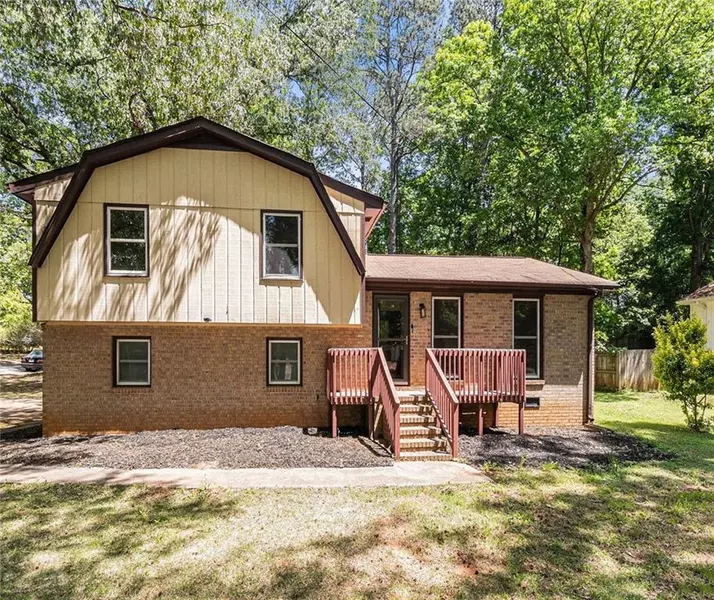 240 Wellington DR, Mcdonough, GA 30252