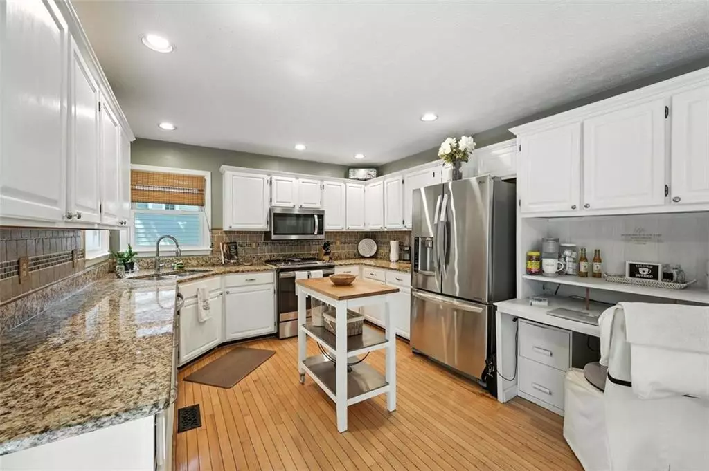 Woodstock, GA 30189,912 SPRING VLY