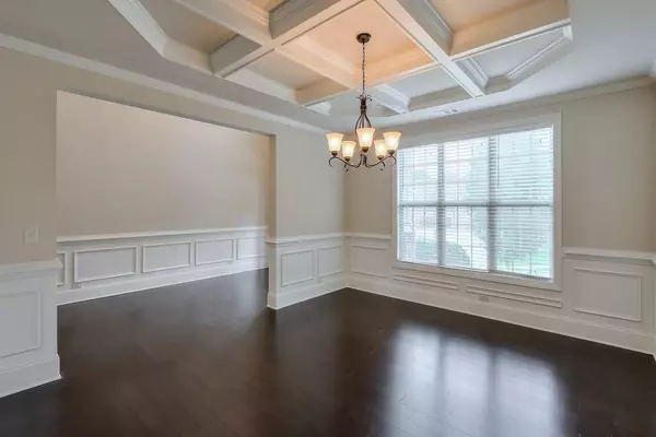 Kennesaw, GA 30152,1211 Fawndale DR NW