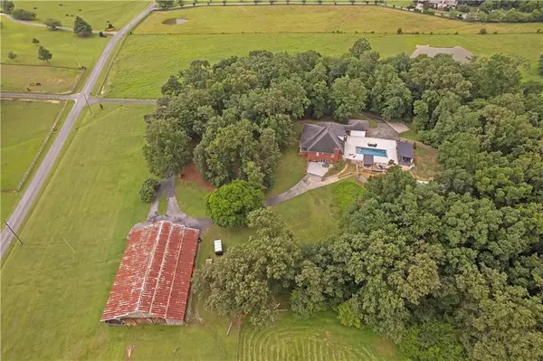 320 School House RD NE, Calhoun, GA 30701
