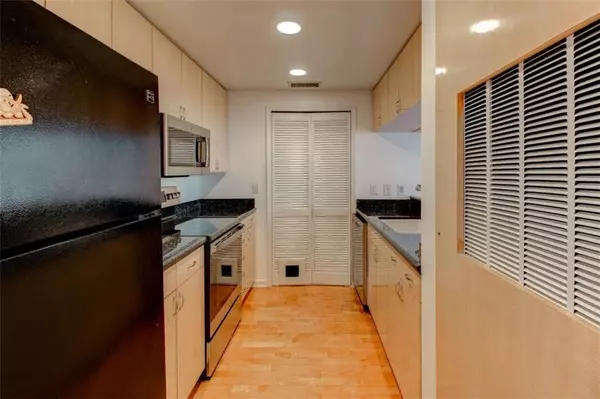 Atlanta, GA 30326,3481 Lakeside DR NE #902