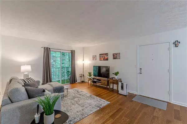 Atlanta, GA 30339,3135 Seven Pines CT #201