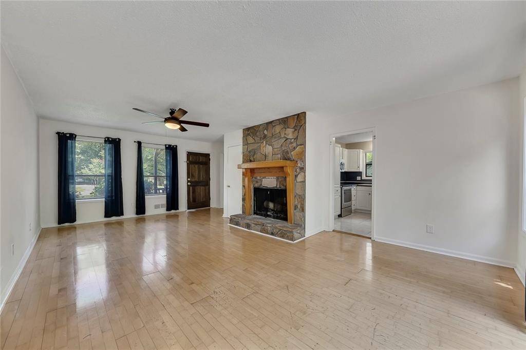 Kennesaw, GA 30144,178 Castleair DR NE