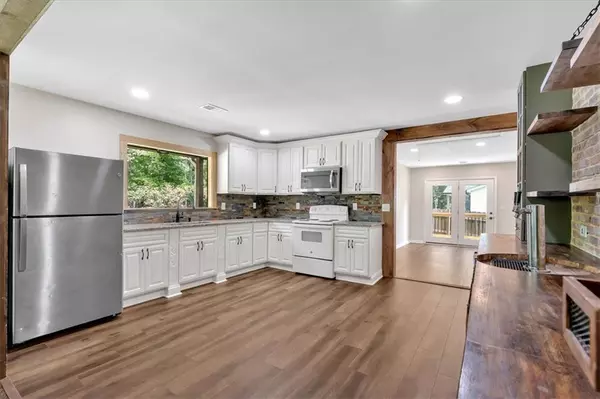 Canton, GA 30114,161 OLD VANDIVER DR