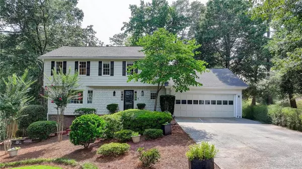 3825 Creekview DR NE, Marietta, GA 30068
