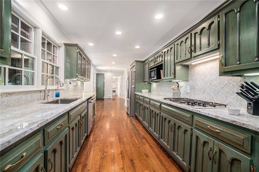Atlanta, GA 30338,1691 Houghton CT N