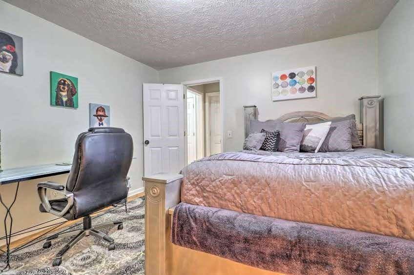 Atlanta, GA 30354,483 Oak DR