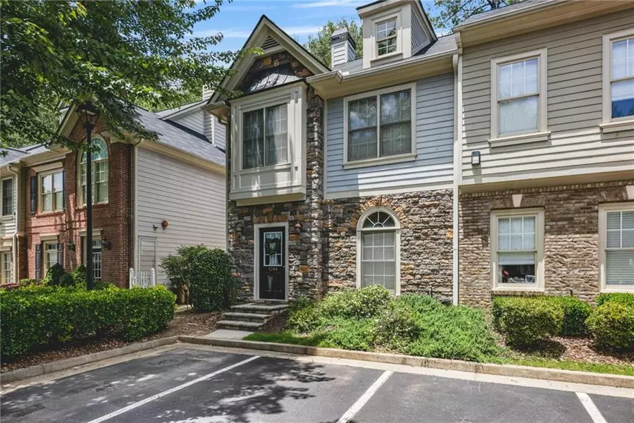 1244 Harris Commons PL, Roswell, GA 30076