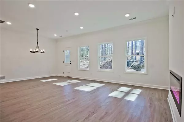Lawrenceville, GA 30043,685 Sunstone LN
