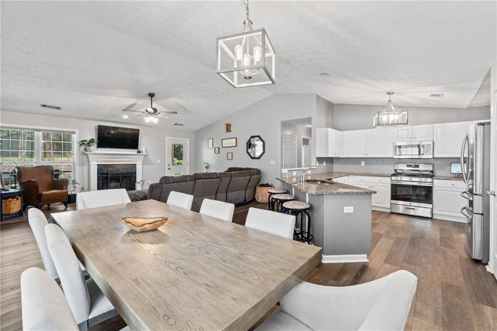 Flowery Branch, GA 30542,5637 Newberry Point DR