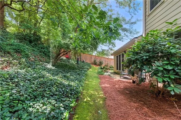 Atlanta, GA 30338,4477 Village DR