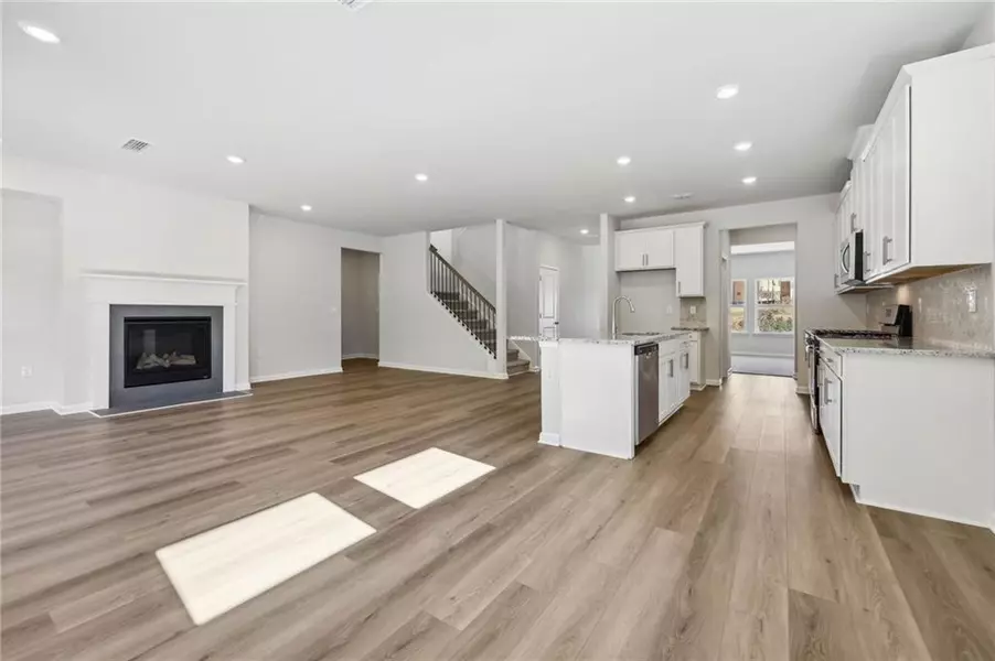 193 Soseby Lake LN, Grayson, GA 30017