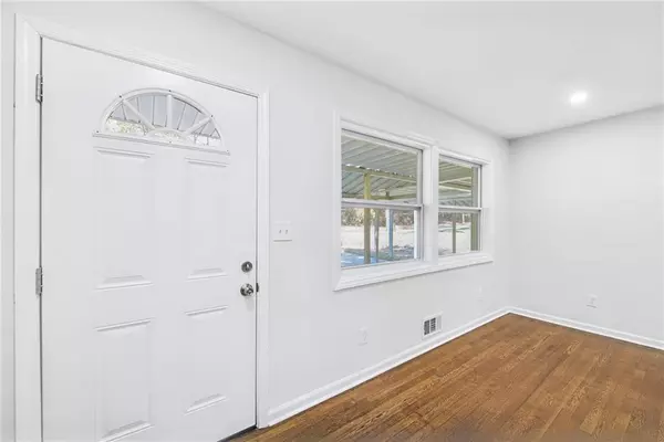 Atlanta, GA 30318,1703 Barrett DR NW