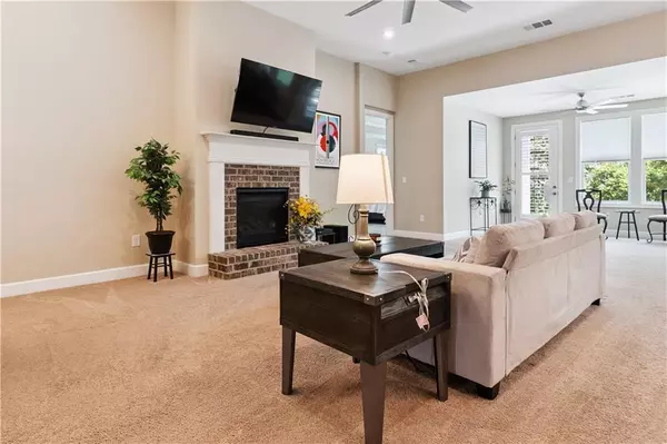 Hoschton, GA 30548,380 Falcon WAY