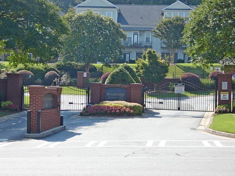 5933 Brookside Oak CIR, Norcross, GA 30093