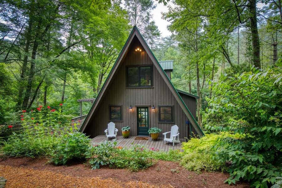 136 Richard Moss LN, Suches, GA 30572