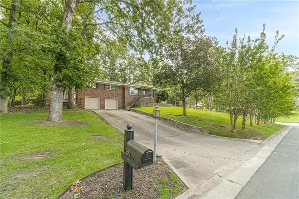 Gainesville, GA 30501,397 Hollywood CIR