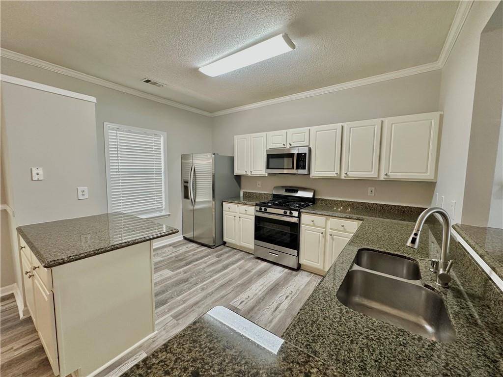 Alpharetta, GA 30022,9165 Nesbit Ferry RD #20