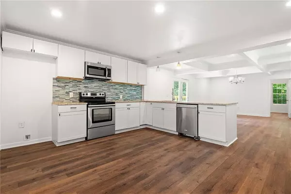 Newnan, GA 30263,33 Ray ST