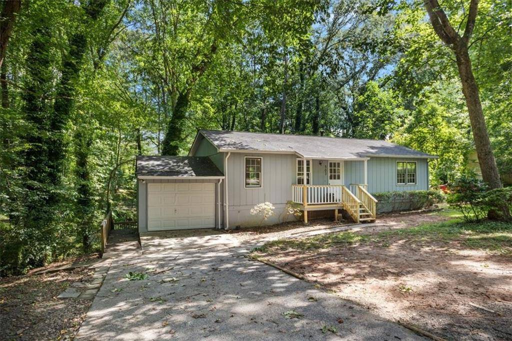 303 Nottingham DR, Woodstock, GA 30188
