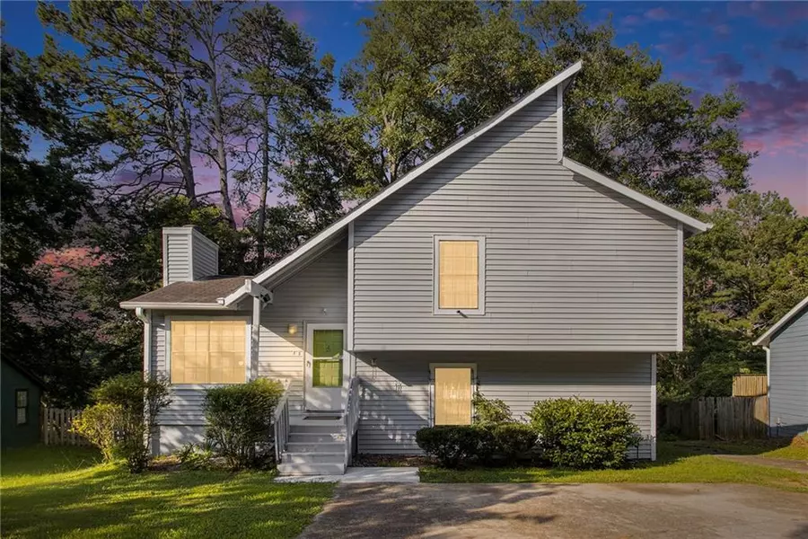 1077 Mainstreet Valley DR, Stone Mountain, GA 30088
