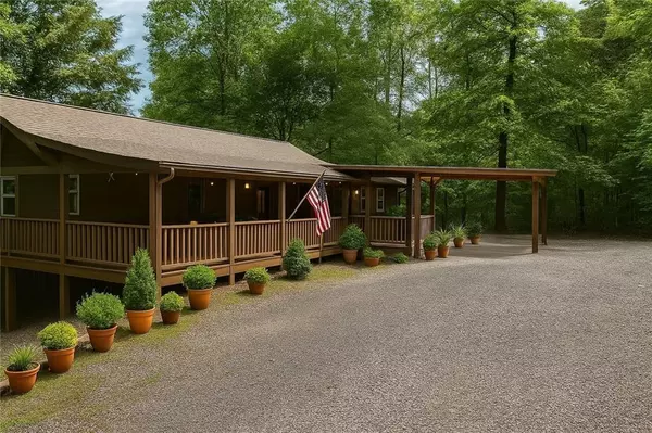 Ellijay, GA 30536,284 Tickanetley RD
