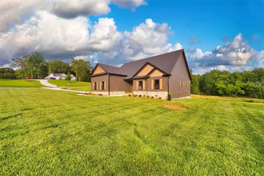 40 Ellie WAY, Ellijay, GA 30536
