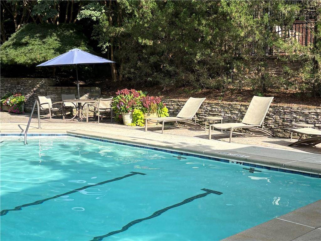 Atlanta, GA 30327,1201 River Green DR NW